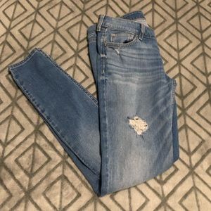 *MUST GO* hollister skinny jeans